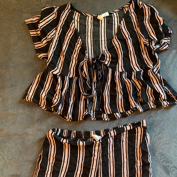 Tilly's Other - Pink and Black two price set